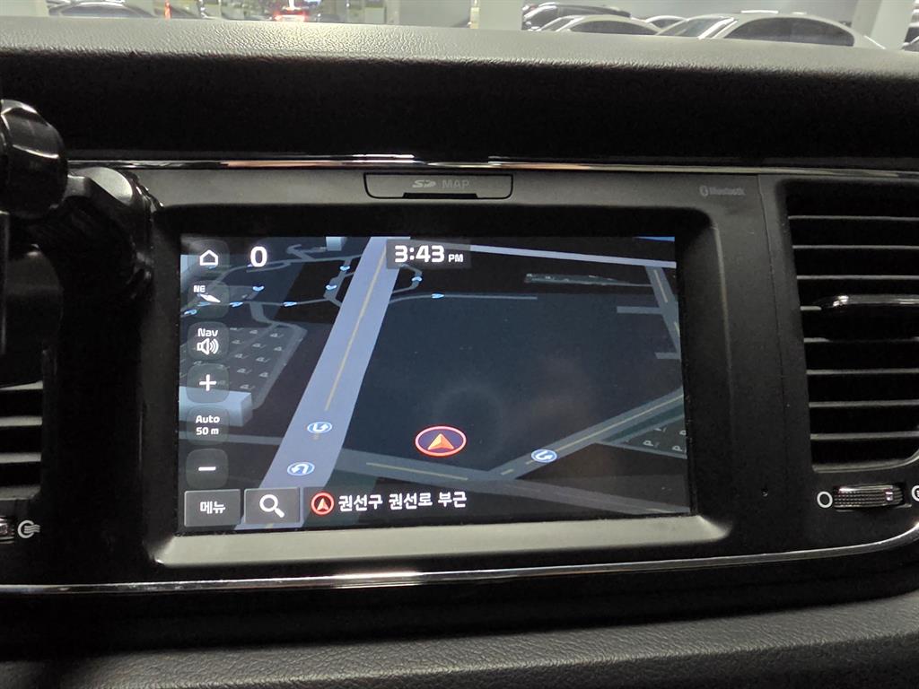 Kia Carnival — photo 12