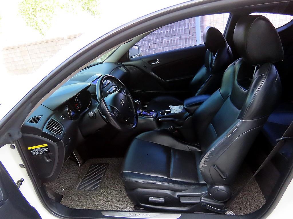 Hyundai Genesis — photo 05