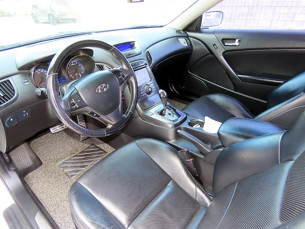 Hyundai Genesis — photo 07