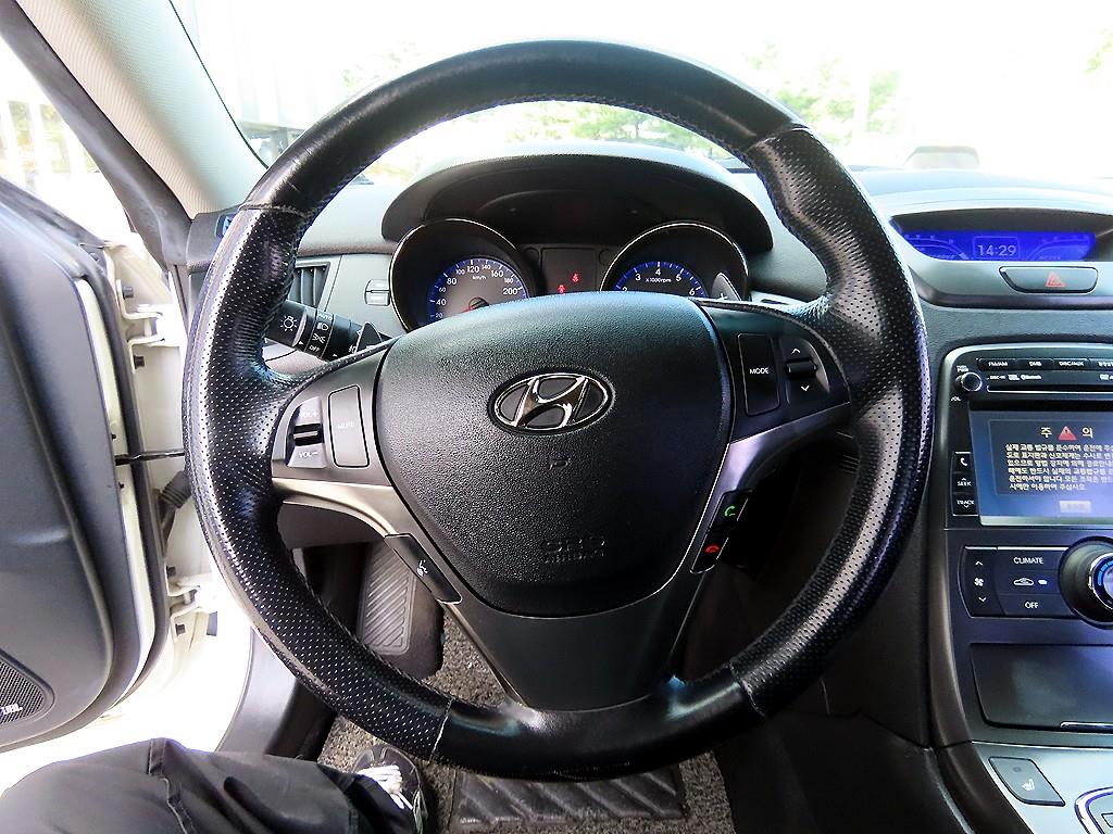 Hyundai Genesis — photo 08