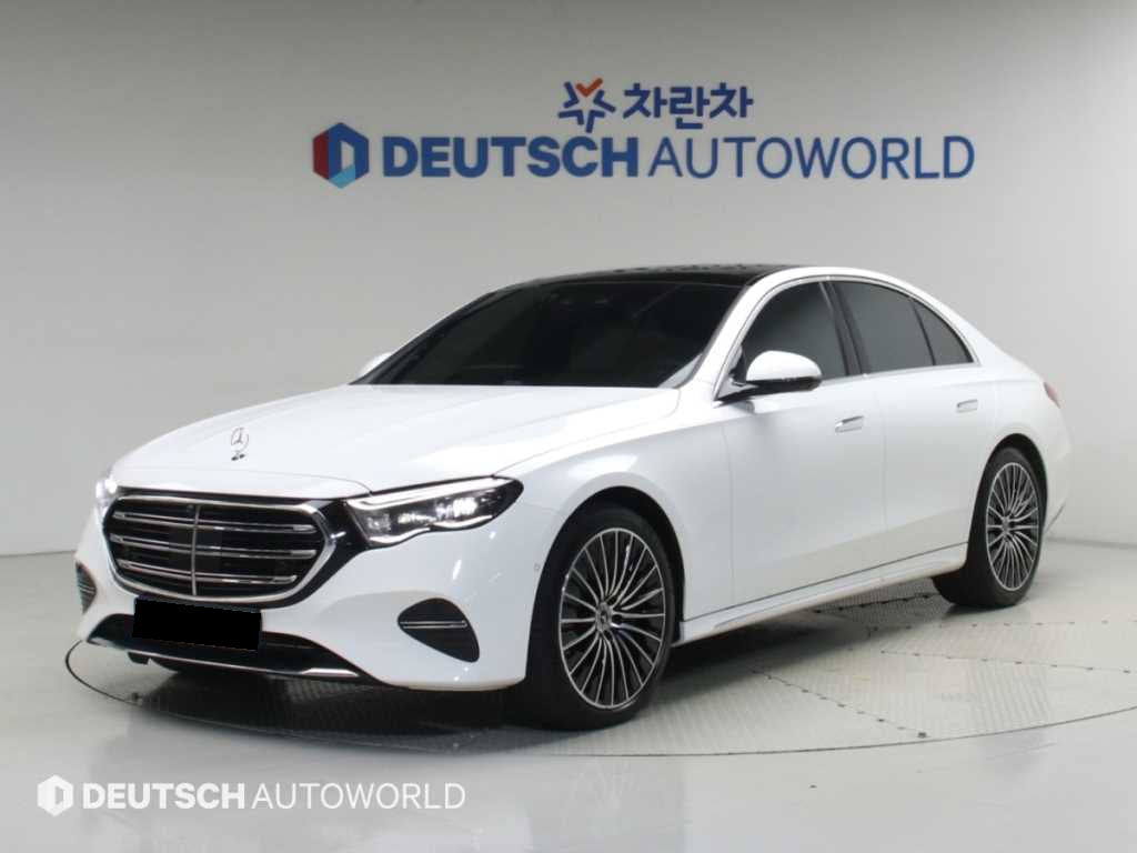 Mercedes-Benz E-Class — photo 01