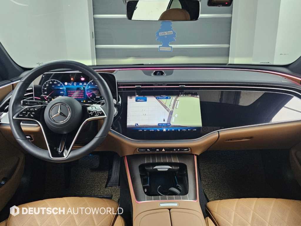 Mercedes-Benz E-Class — photo 07