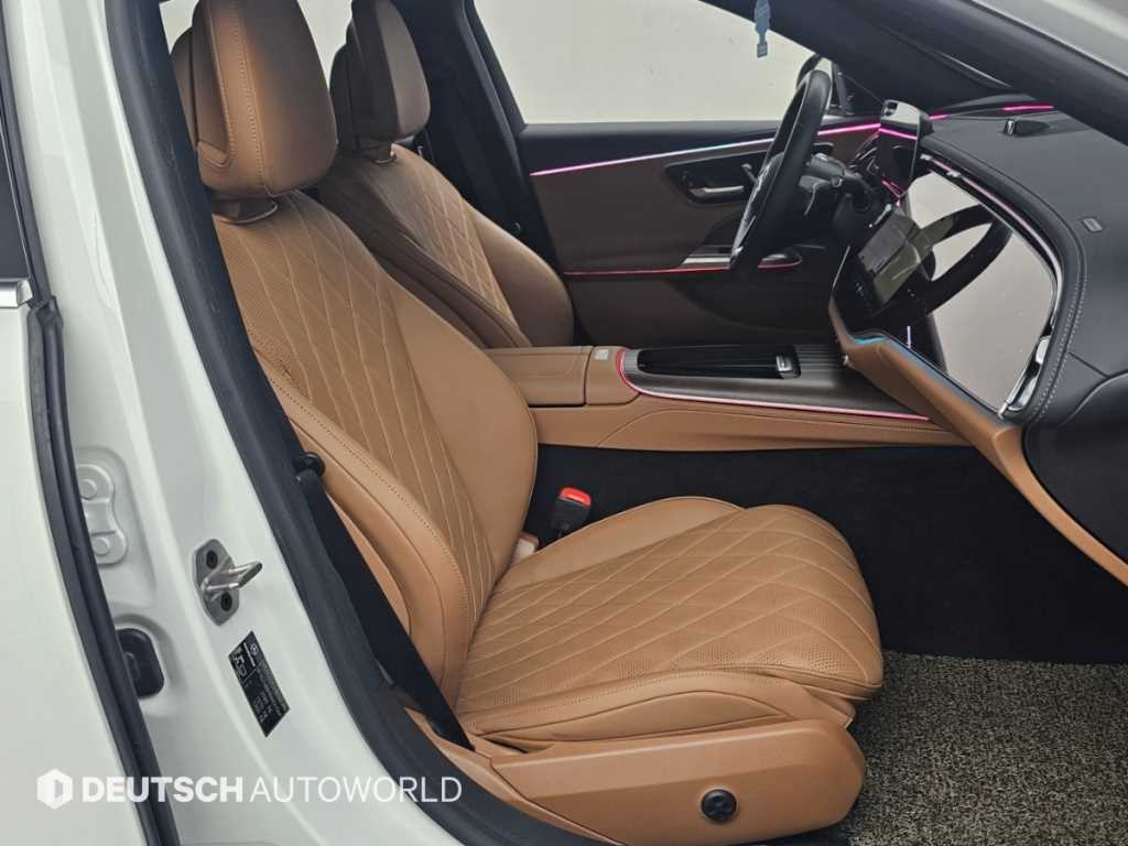 Mercedes-Benz E-Class — photo 10