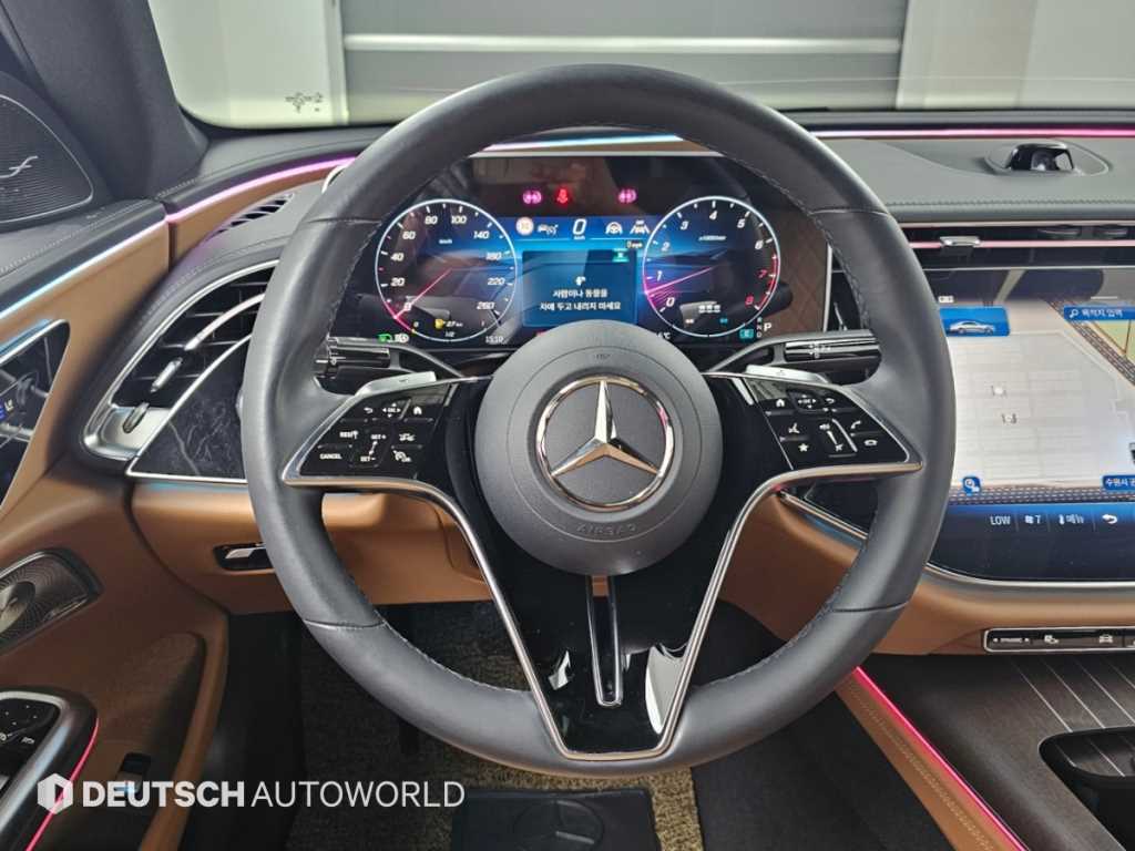 Mercedes-Benz E-Class — photo 13