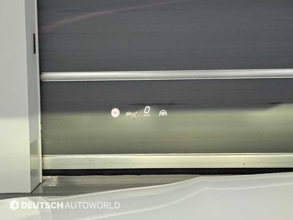 Mercedes-Benz E-Class — photo 17
