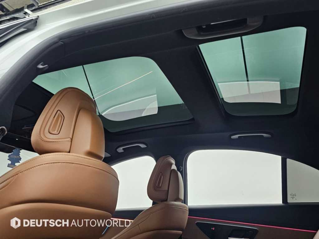 Mercedes-Benz E-Class — photo 18