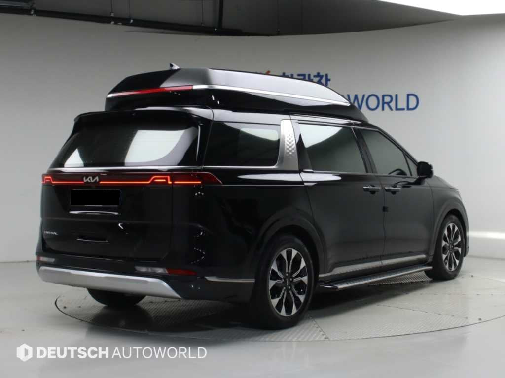 Kia Carnival — photo 02