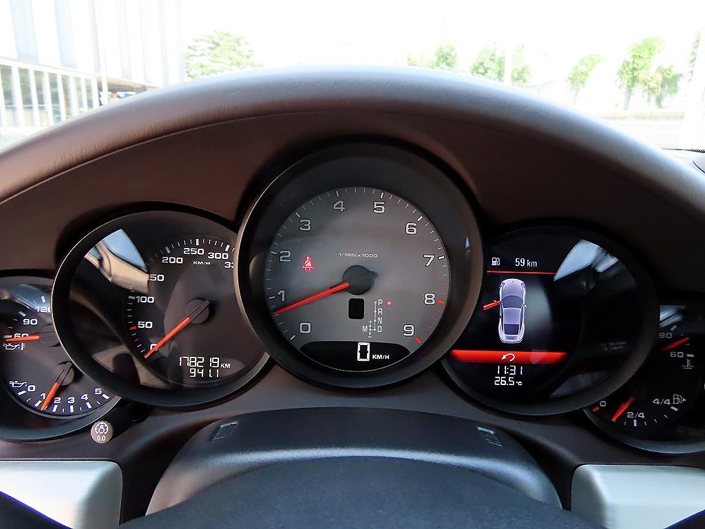 Porsche 911 — photo 07