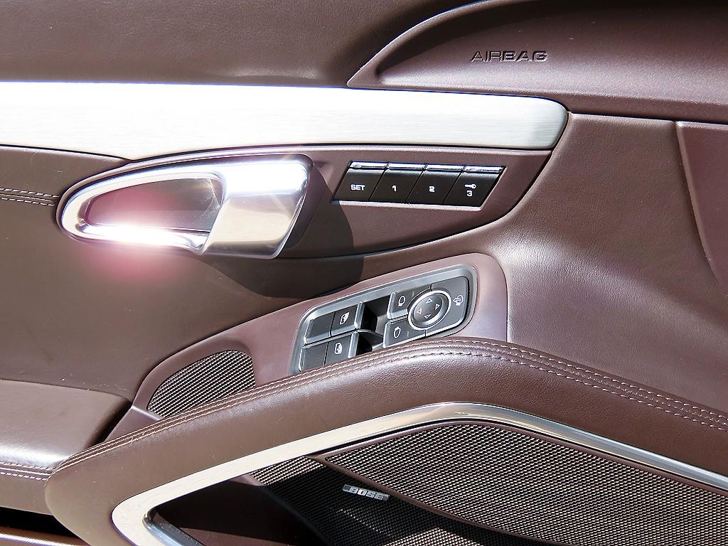 Porsche 911 — photo 09