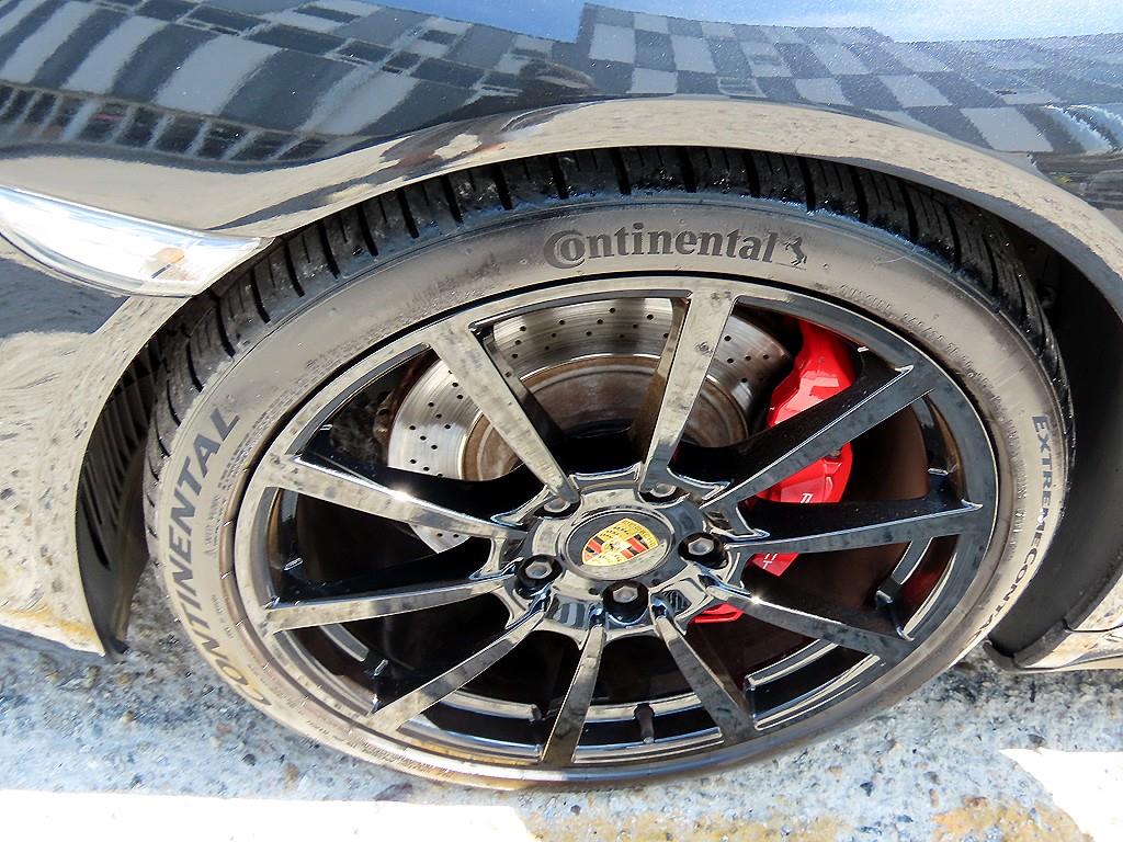 Porsche 911 — photo 19