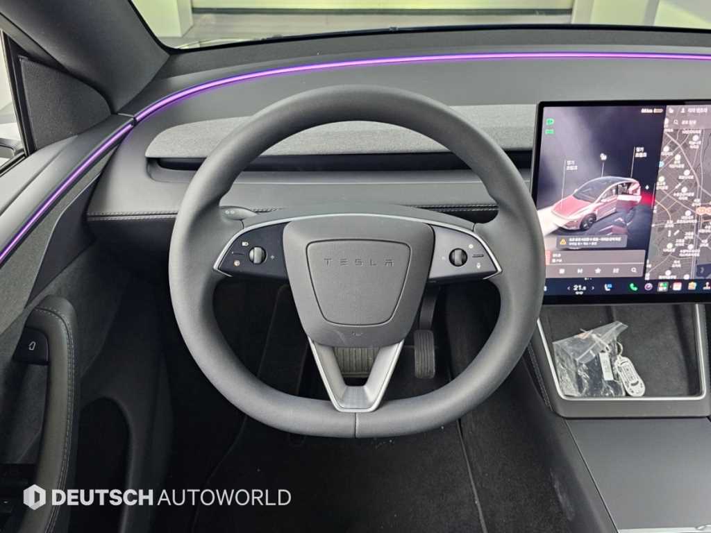 Tesla Model Y — photo 13