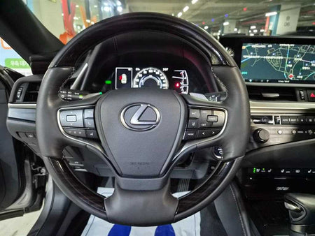Lexus ES — photo 08