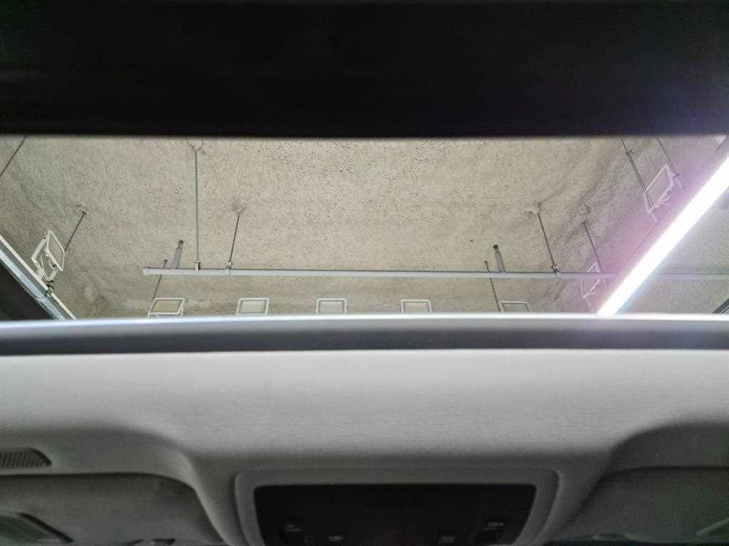 Lexus ES — photo 15