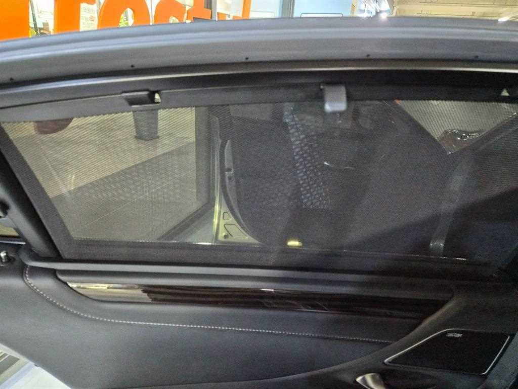 Lexus ES — photo 16