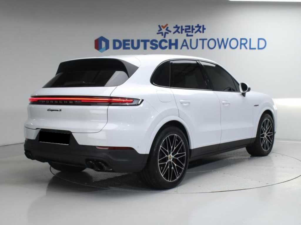 Porsche Cayenne — photo 02