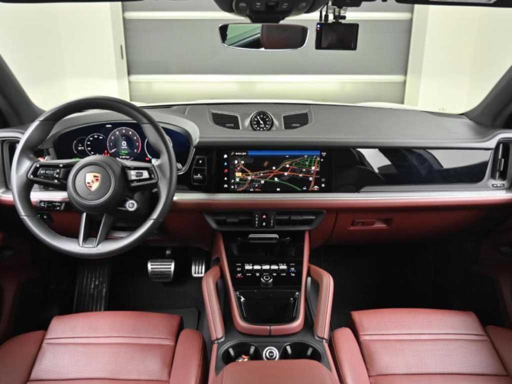 Porsche Cayenne — photo 07
