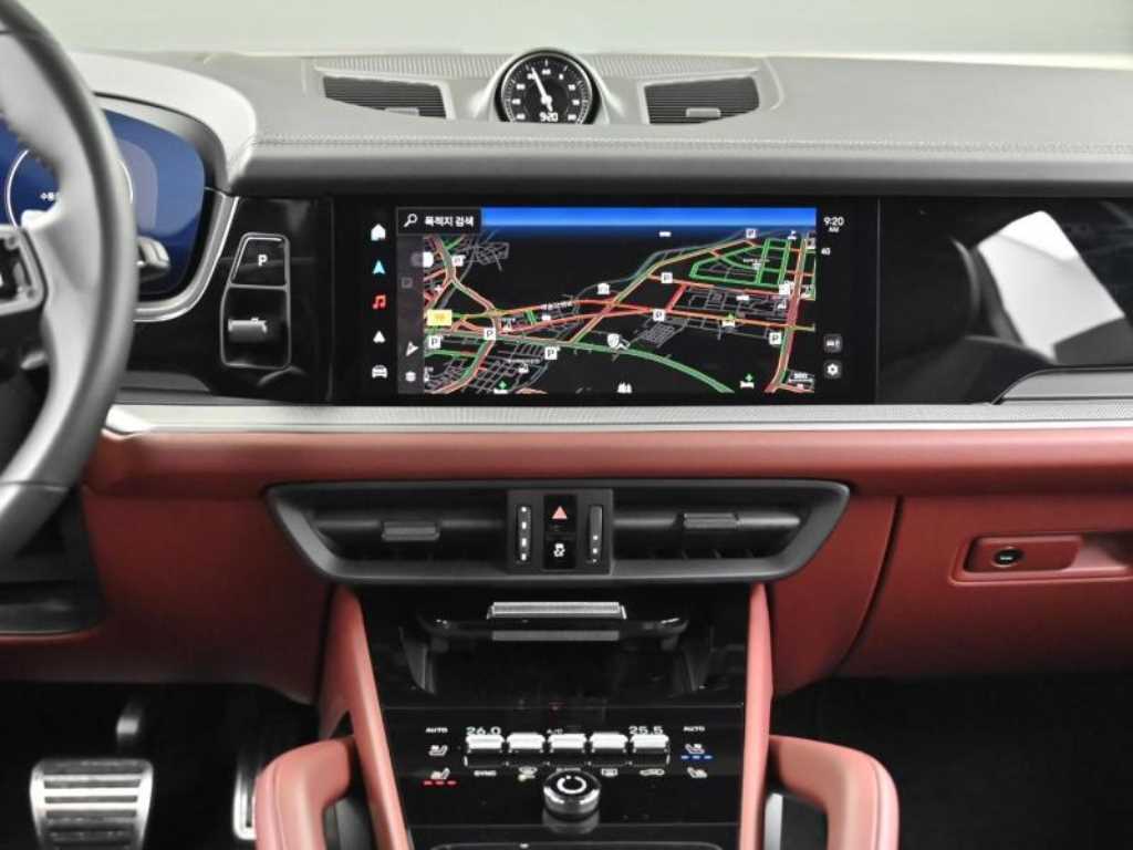 Porsche Cayenne — photo 14