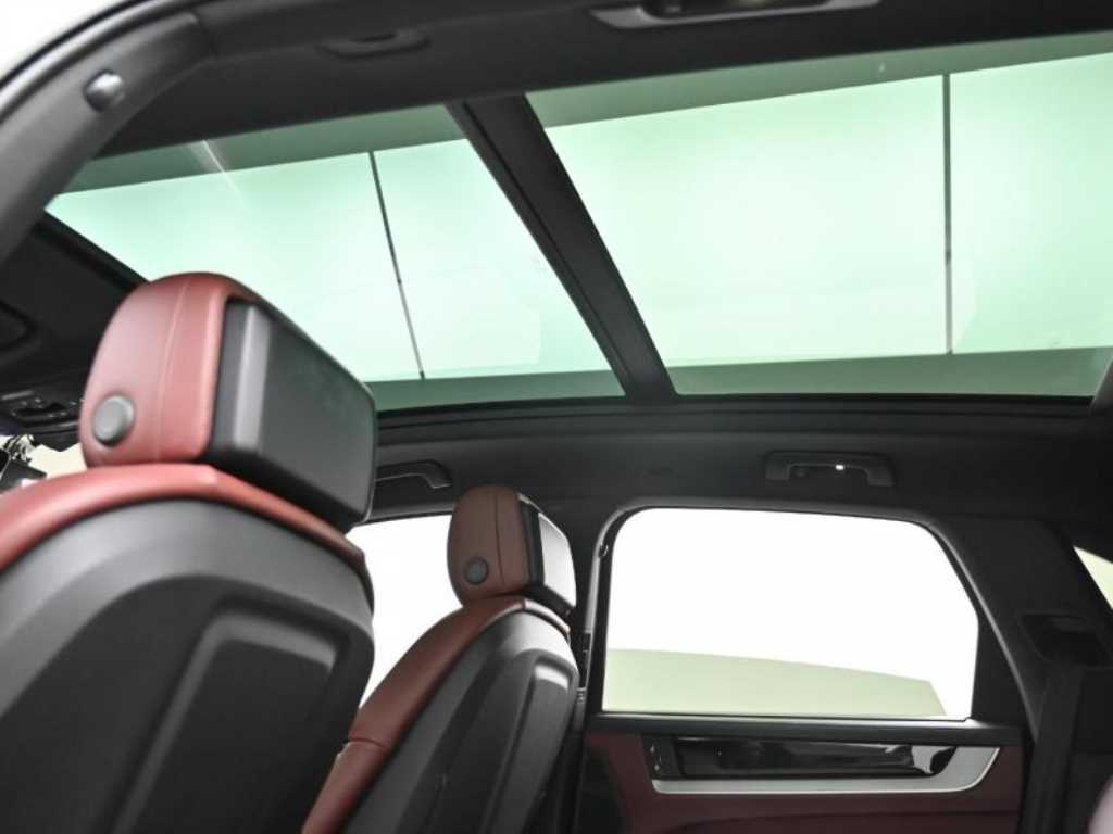 Porsche Cayenne — photo 18