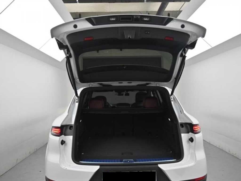 Porsche Cayenne — photo 19