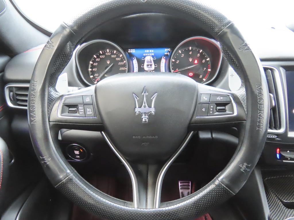 Maserati Levante — photo 10