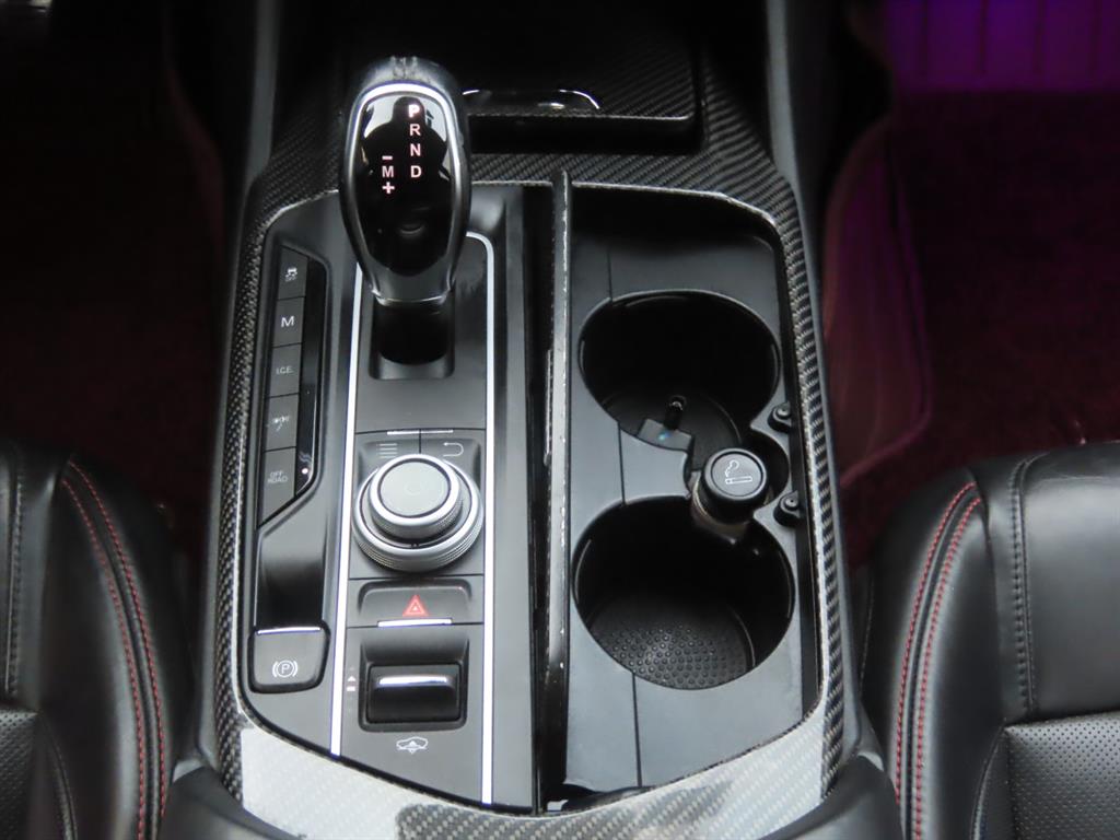 Maserati Levante — photo 12