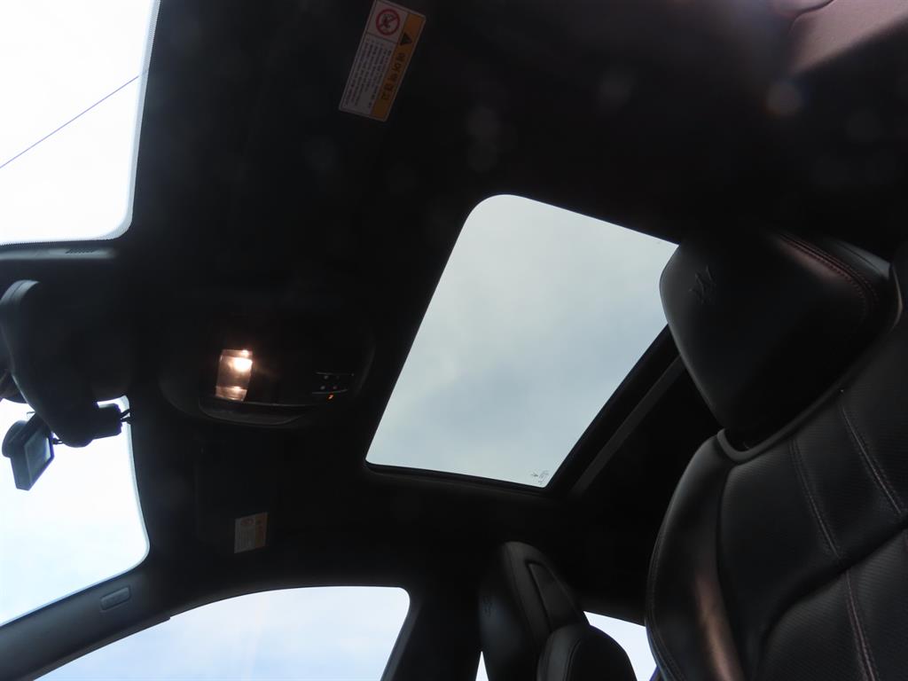 Maserati Levante — photo 17