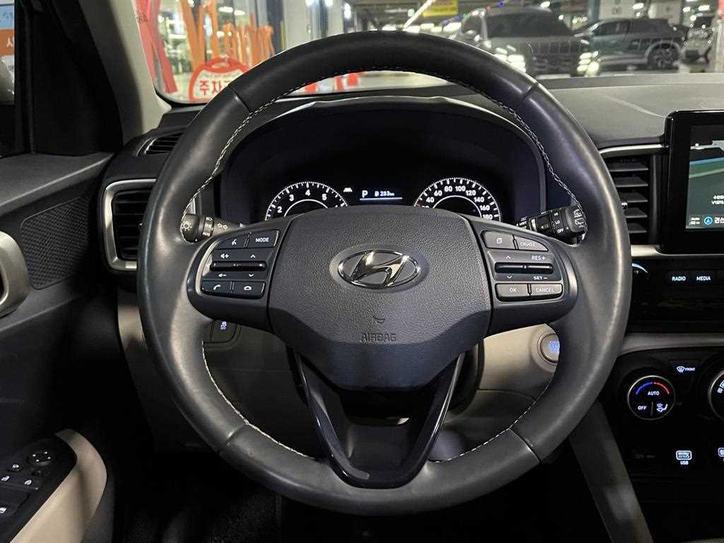 Hyundai Venue — photo 11
