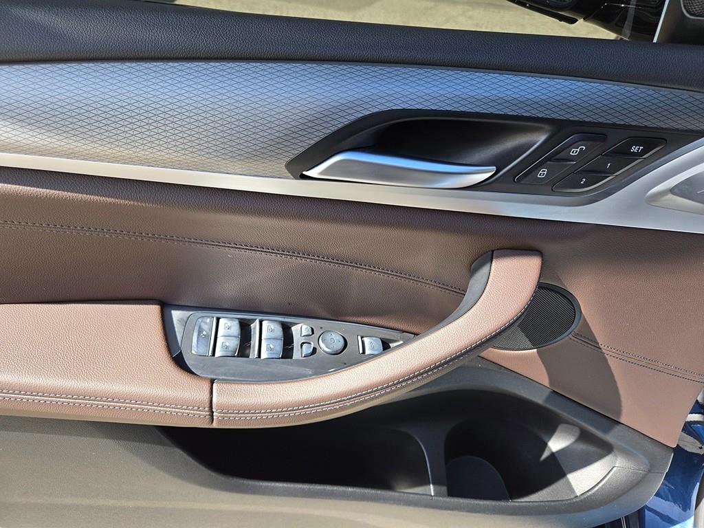 BMW X3 — photo 12