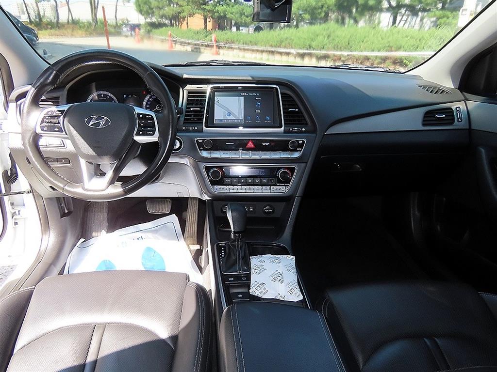 Hyundai Sonata — photo 07