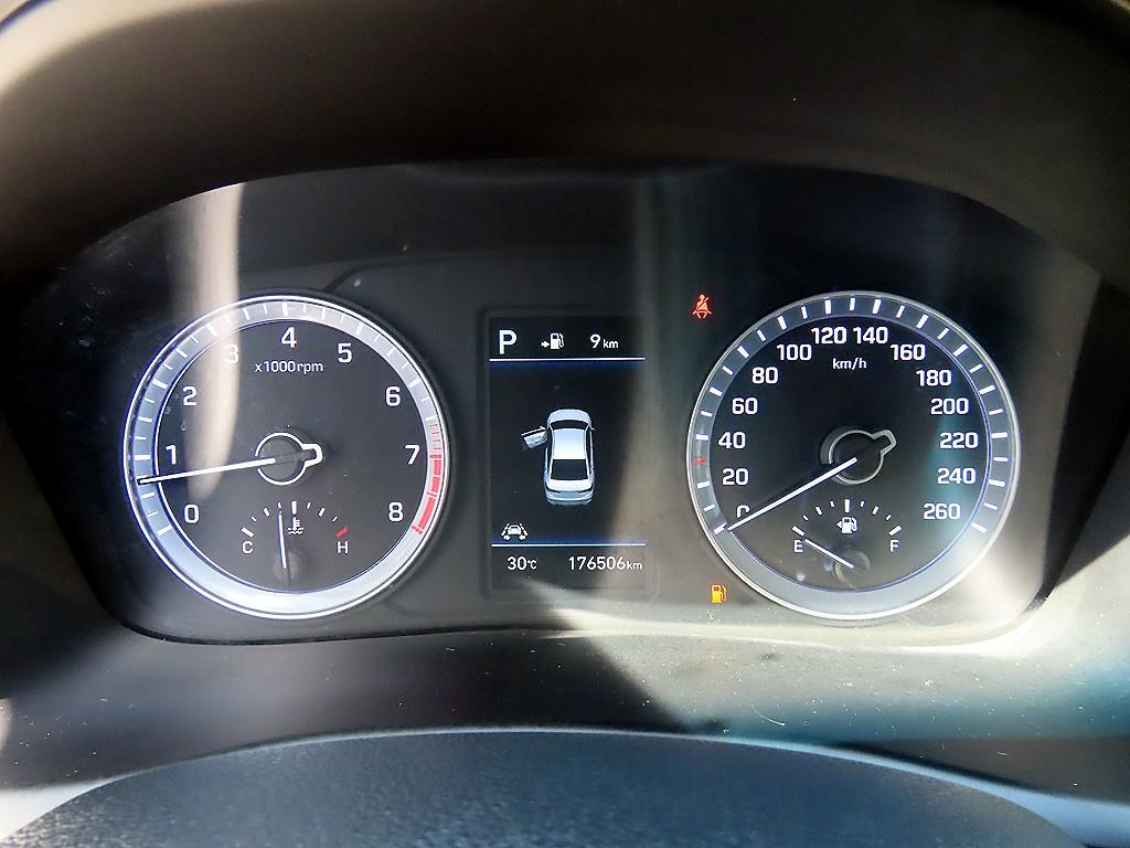 Hyundai Sonata — photo 09
