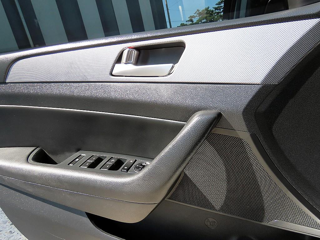 Hyundai Sonata — photo 11