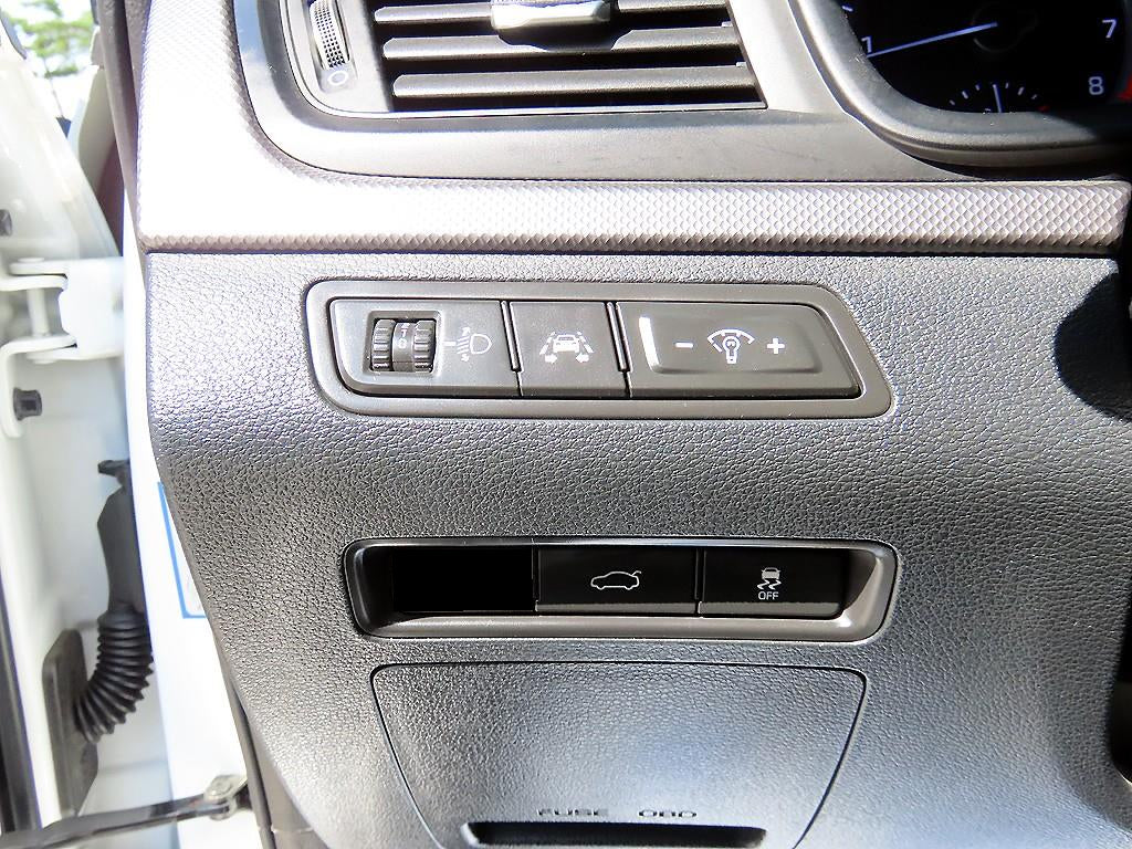Hyundai Sonata — photo 12