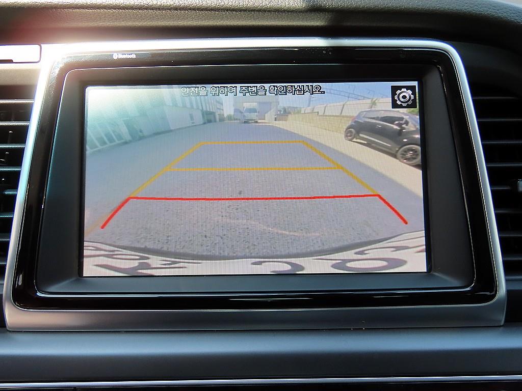 Hyundai Sonata — photo 16