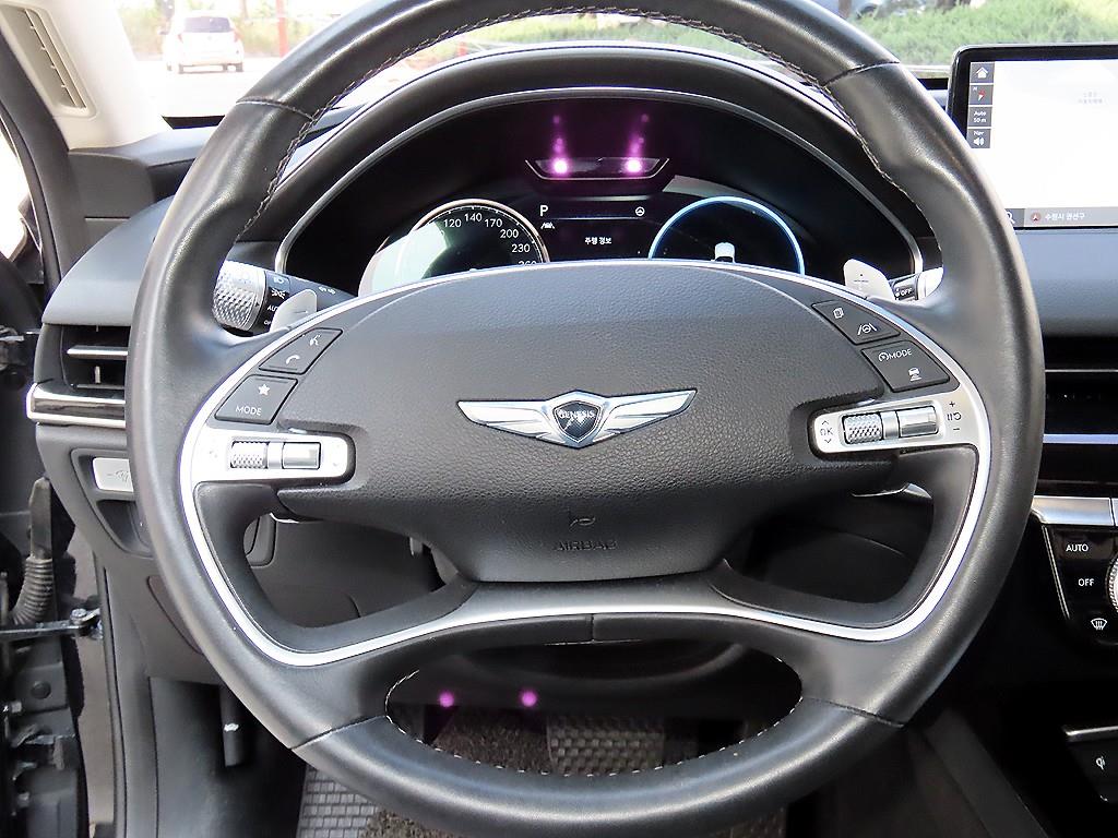 Genesis G80 — photo 08