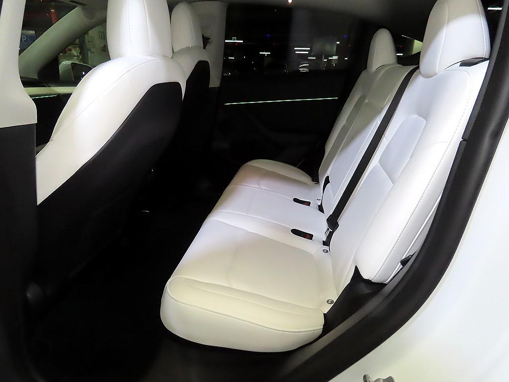 Tesla Model Y — photo 07