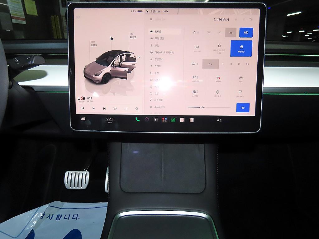 Tesla Model Y — photo 11