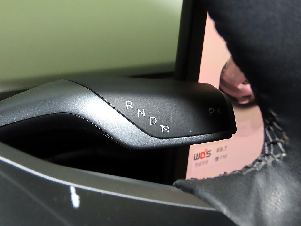 Tesla Model Y — photo 12
