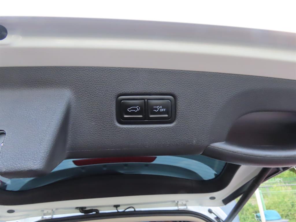 Kia Carnival — photo 06