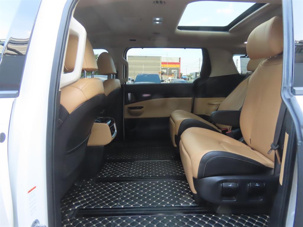 Kia Carnival — photo 08