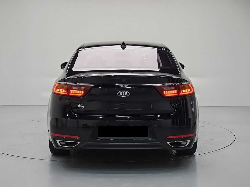 Kia K7 — photo 03