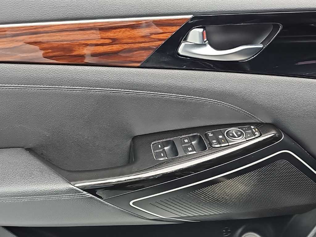 Kia K7 — photo 16