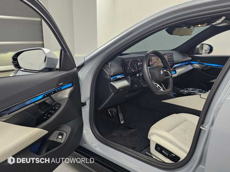 BMW 5-Series — photo 11