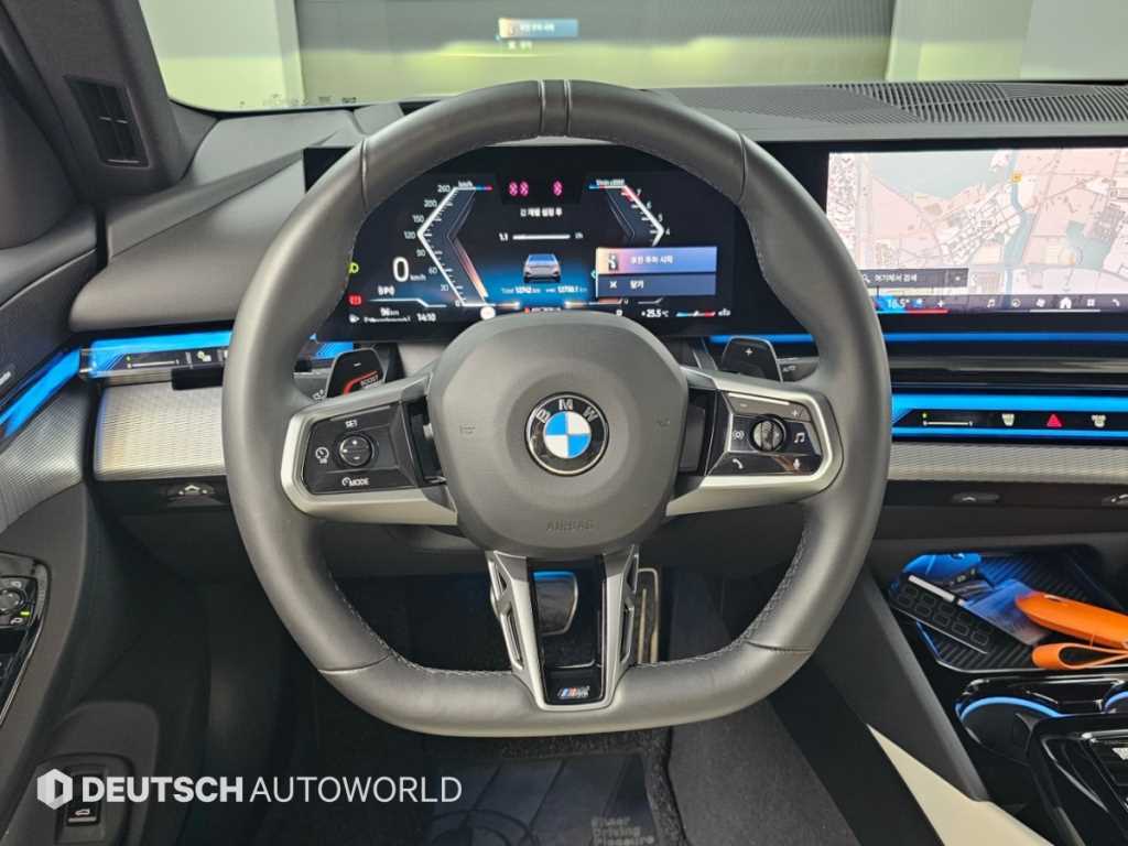 BMW 5-Series — photo 13