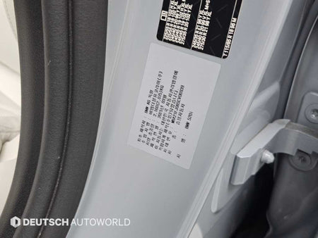 BMW 5-Series — photo 20
