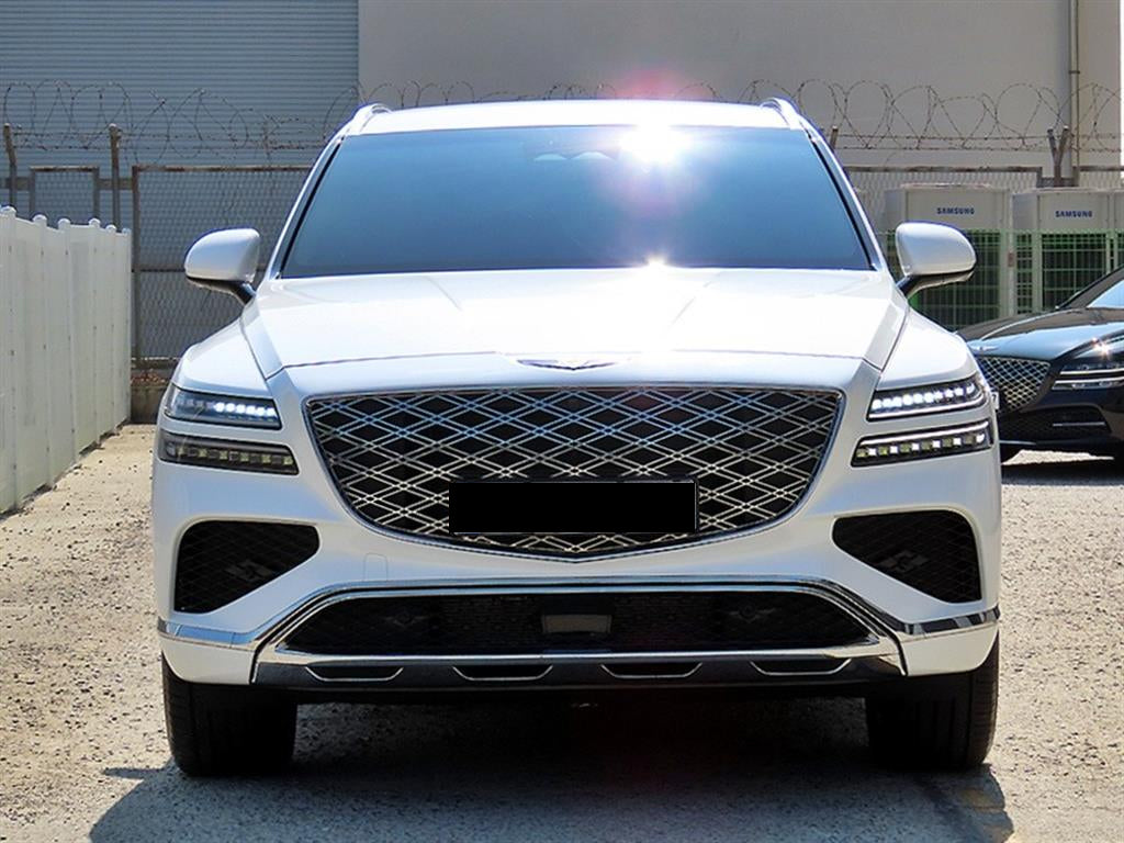Genesis GV80 — photo 01