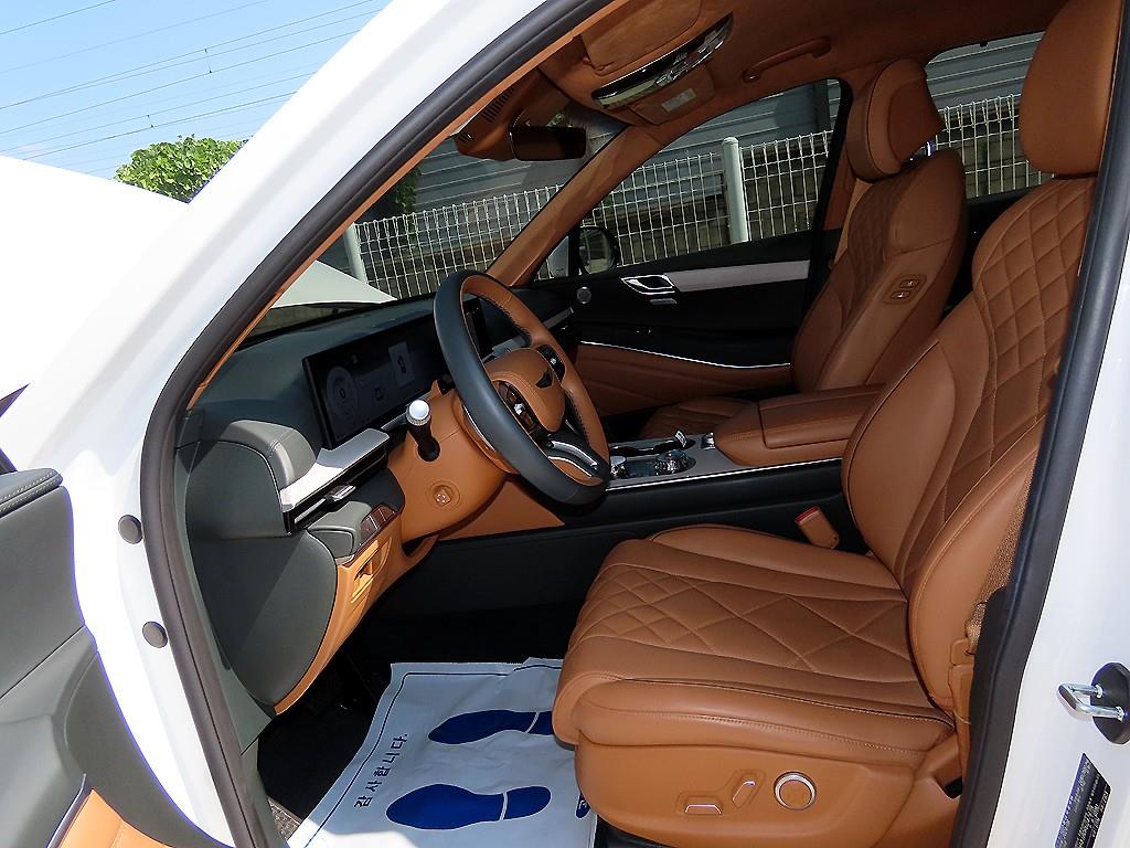Genesis GV80 — photo 05