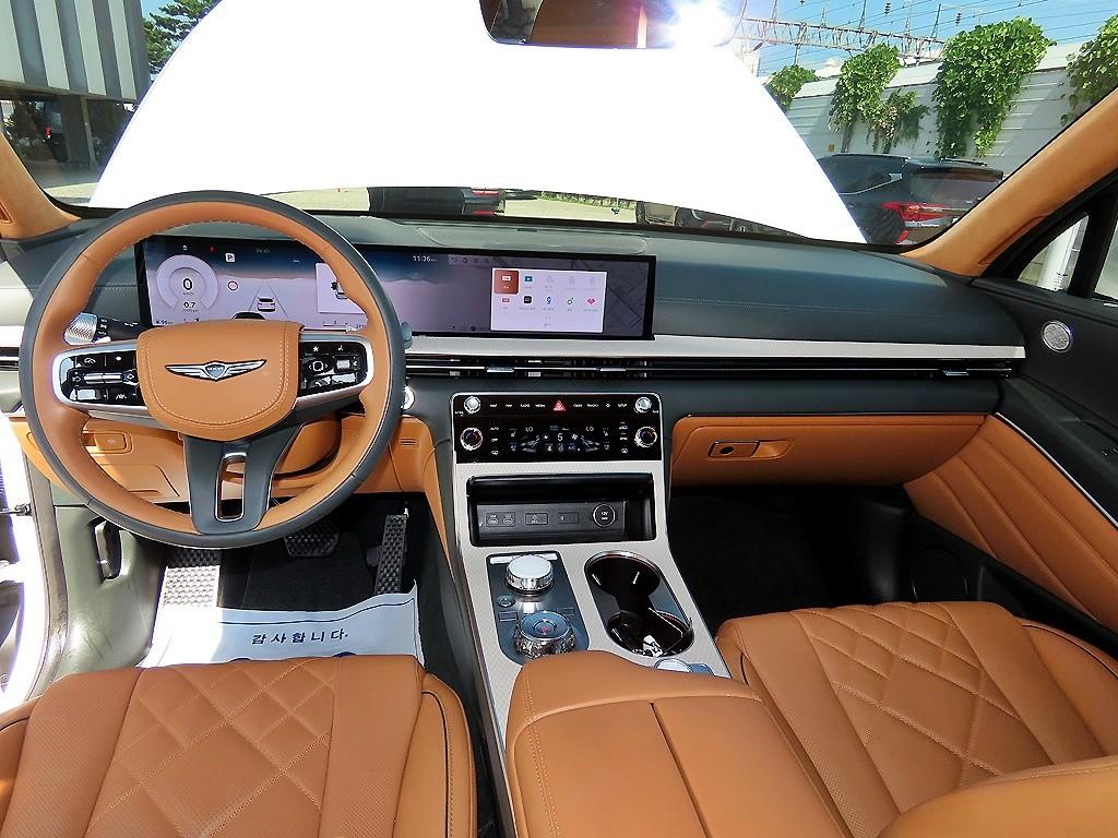 Genesis GV80 — photo 07