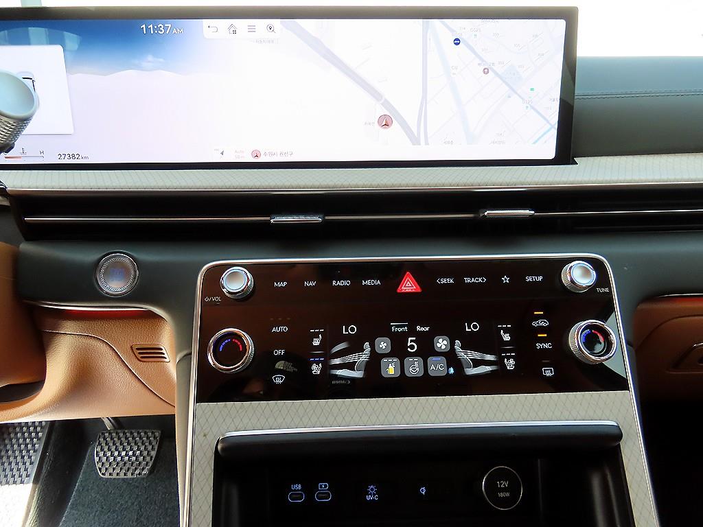 Genesis GV80 — photo 13