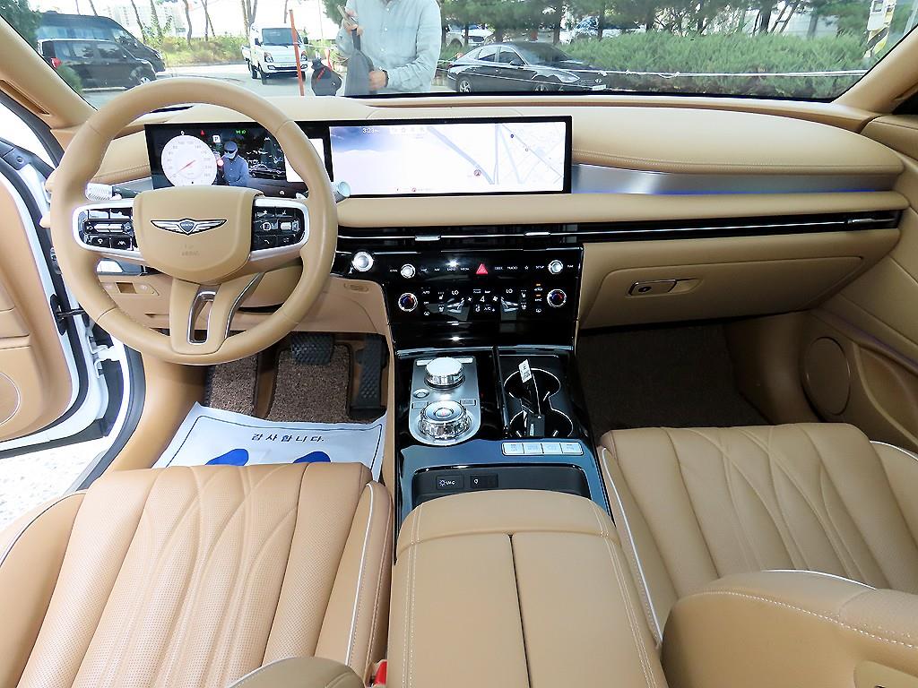 Genesis G80 — photo 07