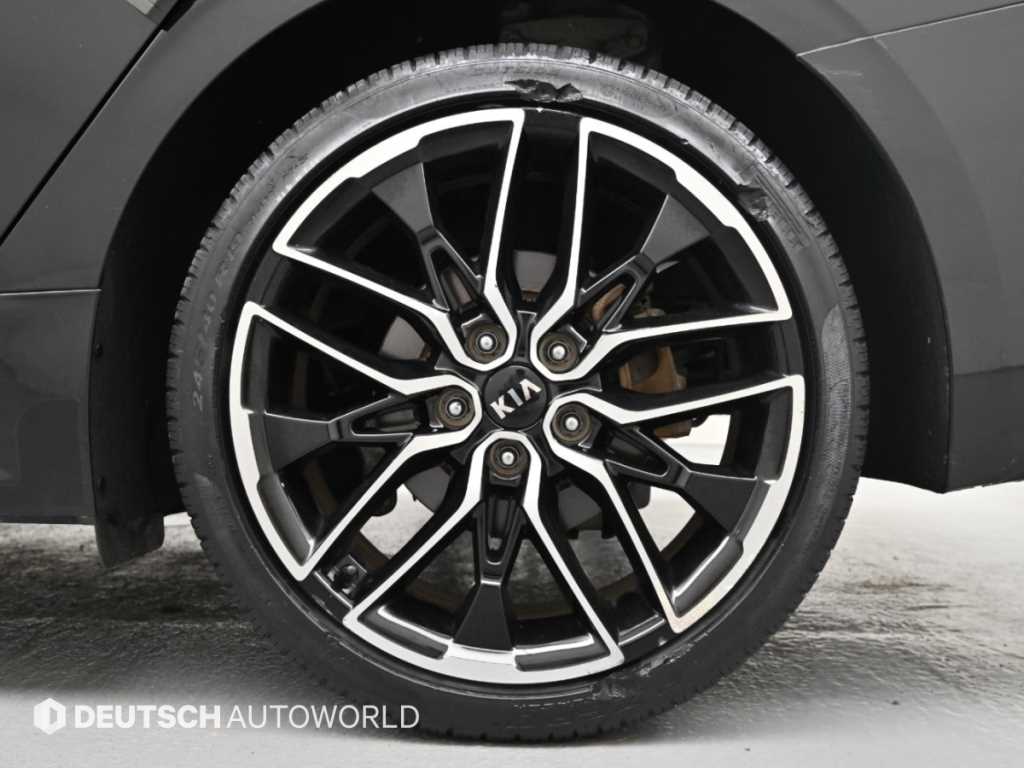 Kia K5 — photo 06